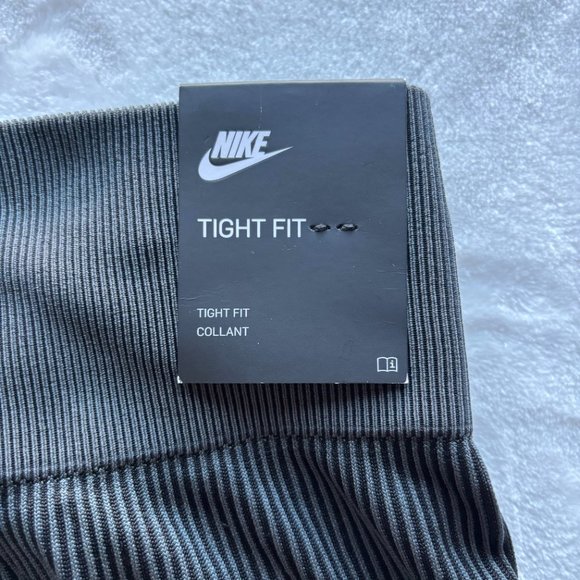 Nike air co-ord in dark gray, NWT, women's large, fitted, ribbed, mini skirt - Picture 3 of 6